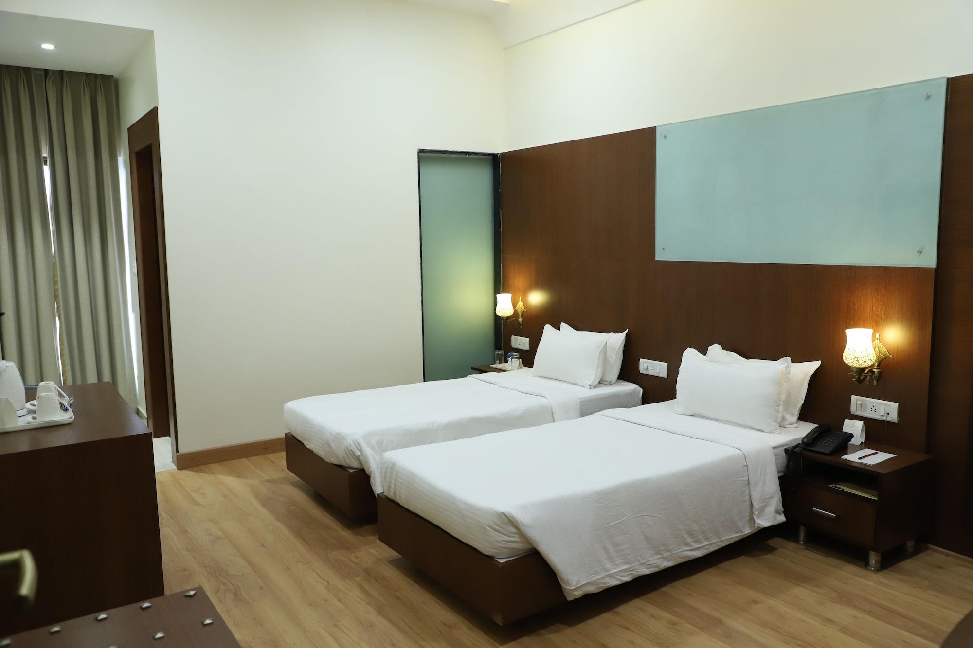 แกรนด์ เฮอริเทจ นาร์มาดา แจ๊คสัน Hotel จาบัลปูร์ ภายนอก รูปภาพ