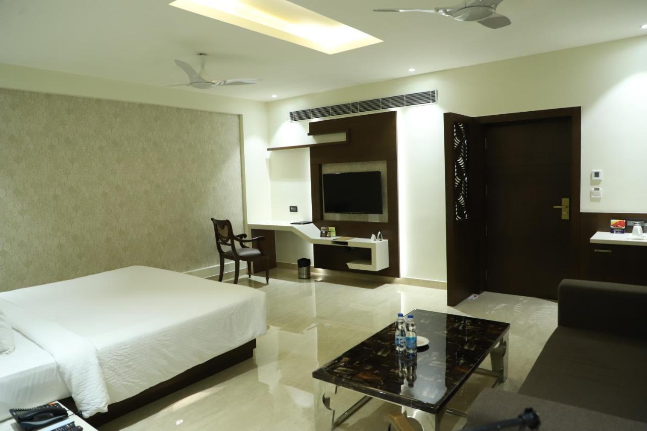 แกรนด์ เฮอริเทจ นาร์มาดา แจ๊คสัน Hotel จาบัลปูร์ ภายนอก รูปภาพ