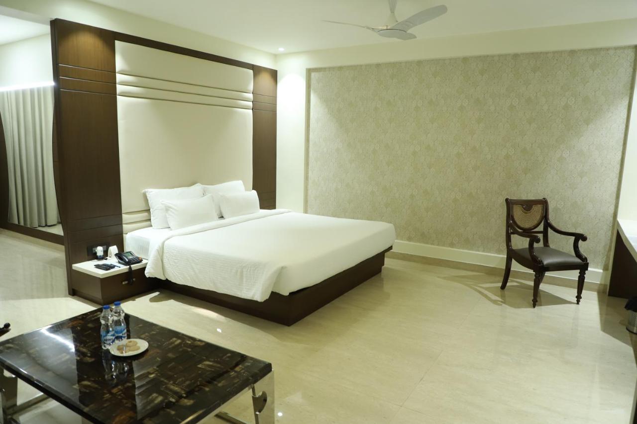 แกรนด์ เฮอริเทจ นาร์มาดา แจ๊คสัน Hotel จาบัลปูร์ ภายนอก รูปภาพ